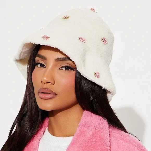 NWT🌹💕Pink Rosette Sherpa Bucket Hat 💕🌹 - Picture 7 of 9